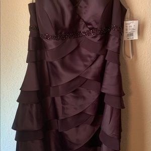 David’s Bridal dress sz 16 brand NWT.Color morchi.